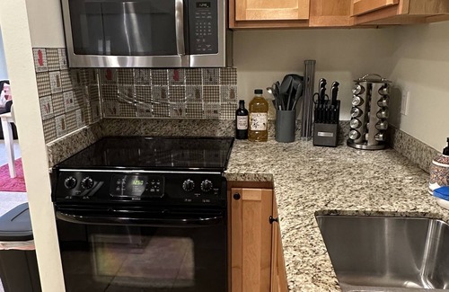 East Lake Hills House | Spacious 2Br/2Bath house suite walking to Lake Sammamish