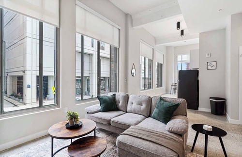 Downtown Cincinnati Apartment | Spacious 2BR CozySuites | OTR Downtown #07
