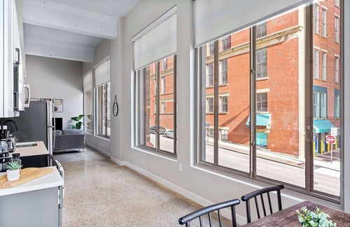 Downtown Cincinnati Apartment | Spacious 2BR CozySuites | OTR Downtown #09