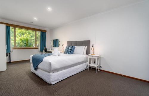 Reid House | Spacious 2BR Home in Tranquil Leafy Neighborhood - Hosted by CanStay