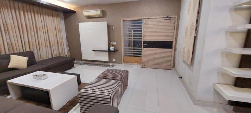 Gulshan-e-Iqbal Villa | Spacious 2BR Portion with Rooftop Gulshan e Iqbal Block 7