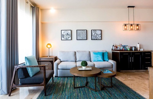 El Medano Ejidal Apartment | Spacious 2BR Suite with Full Kitchen! Rooftop Pool, Beachfront, Pet-friendly!