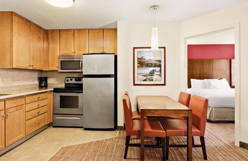 Middletown Condo | Spacious 2BR Suite, 2 Miles from Downtown Newport!n