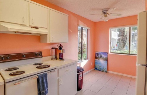 New Smyrna Beach House | Spacious 2BR Townhome in Venetian Villas
