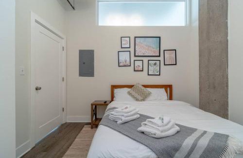 Near South Side Apartment | Spacious 2BR Vacation Rental with City View, Optional Parking and Gym Near McCormick Place & Downtown Chicago Attractions