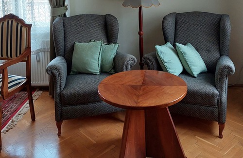 Erzsebetvaros Apartment | Spacious 3 BDR apartment in the city center, 110 sqm, A/C, elevator, balcony