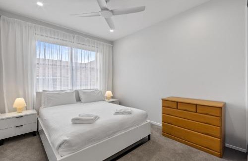 Clayfield House | Spacious 3-Bed Clayfield House with Patio and BBQ