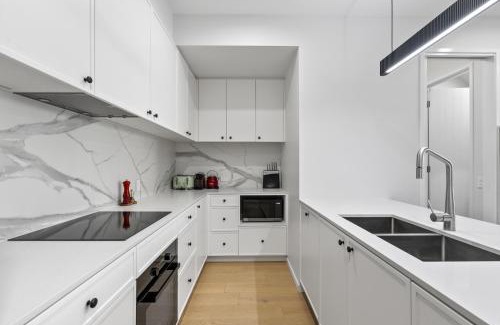 Clayfield House | Spacious 3-Bed Clayfield House with Patio and BBQ