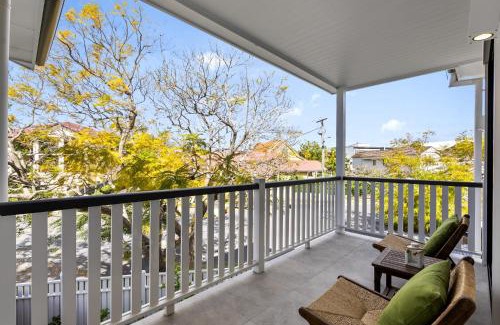 Clayfield House | Spacious 3-Bed Clayfield House with Patio and BBQ
