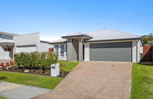 Peregian Beach House | Spacious 3-Bed Family Home with a Private Pool