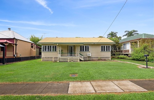 Morningside House | Spacious 3-Bed Home in Morningside with Backyard