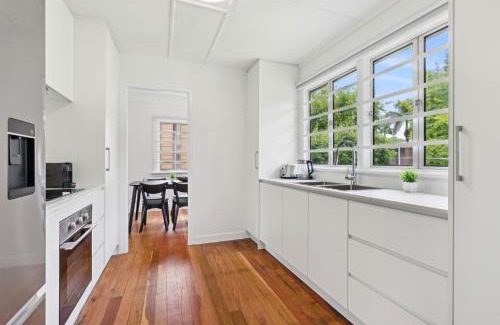 Morningside House | Spacious 3-Bed Home in Morningside with Backyard