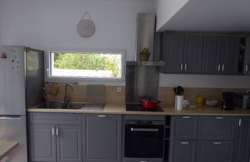 Erdeven House | Spacious 3-Bed House with Pool, Garden, WiFi, Near Beaches & Shops in Erdeven