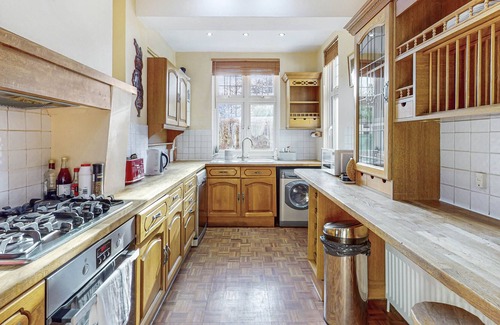 Northfield Other | Spacious 3 bed house with garden in Ealing