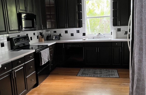Central Oakland Park Apartment | Spacious 3-bedroom with AC and WiFi in brilliant Fort Lauderdale