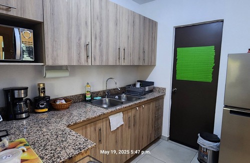 Coatepeque House | Spacious 3-bedroom bungalow with AC Entire house , WiFi in San Juan Opico.