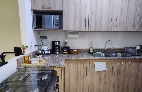 Coatepeque House | Spacious 3-bedroom bungalow with AC Entire house , WiFi in San Juan Opico.
