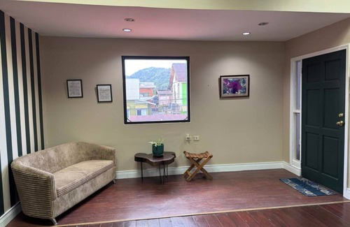Newtown Apartment | Spacious 3-bedroom apartment with WiFi, AC in lovely Port of Spain