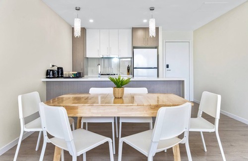 Botany Apartment | Spacious 3-bedroom apartment in enjoyable Botany with AC 2 parking