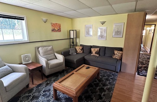 Valdez Apartment | Spacious 3-bedroom apartment in the heart of Valdez with WiFi