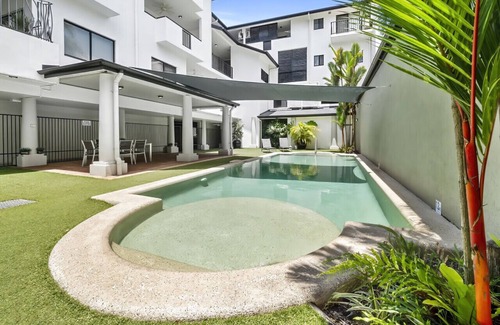 Cairns Central Business District House | Spacious 3 Bedroom Townhouse in Cairns City