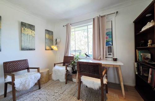 Woodford House | Spacious 3-Bedroom Bushland Mountains Retreat Close to Famous Waterfalls