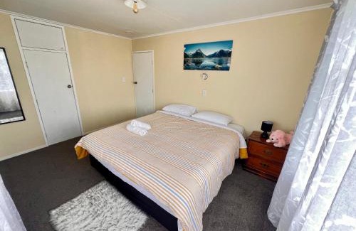 Kawaha Point House | Spacious 3 BR near skyline-5 min walk