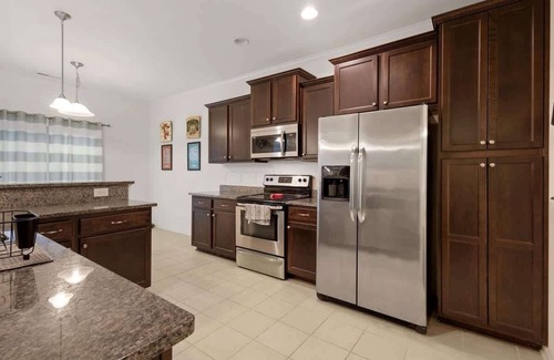 Southeast Raleigh House | Spacious 3-BR Retreat | Downtown | Sleeps 6 | NC