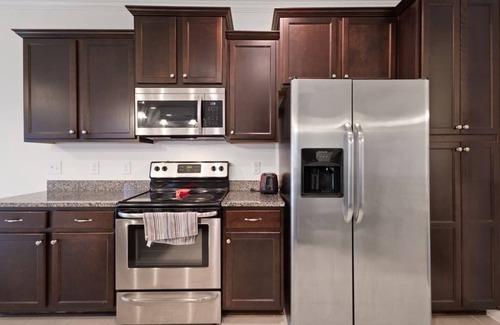 Southeast Raleigh House | Spacious 3-BR Retreat | Downtown | Sleeps 6 | NC