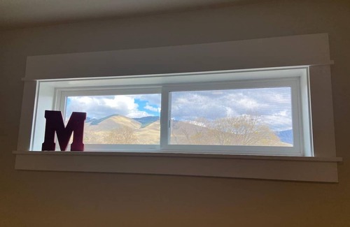 Riverfront House | Spacious, 3 story townhome with Mountain Views!