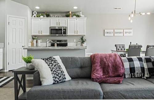 Nampa House | Spacious 3B, Split floorplan, Sleeps up to 11!