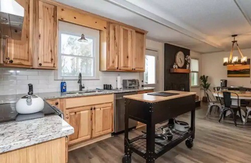 Berea House | Spacious 3BD 2BA w/fenced yard & direct bike trail access. Near GVL, TR, Furman.