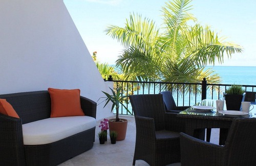 Cabarete Apartment | Spacious 3BD 3BTH beachfront condo with sea views near all Cabarete amenities