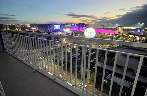 Paranaque Condo | Spacious 3bedroom condo with AC and WiFi in awesome Mall of Asia Pasay City