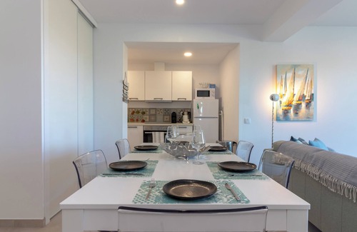 Estombar Apartment | Spacious 3bedroom Garden Apartment breathtaking views & easy access to amenities