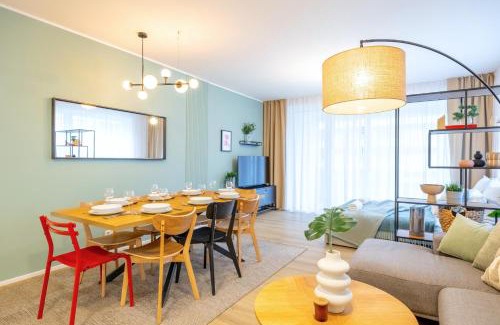 Holesovice Apartment | Spacious 3BR - 2 Parking Spots, Full Kitchen, by Gravity Prague