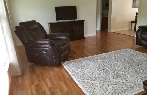 Cookeville House | Spacious 3BR 2BA, 11 Min to Cummins Falls Park