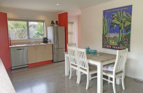 Whangamata House | Spacious 3BR Beach House Near the Park