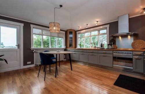 Downtown House | Spacious 3BR Downtown Location