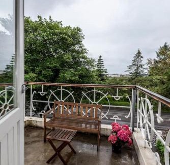 Downtown House | Spacious 3BR Downtown Location