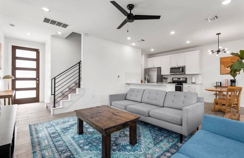 Windsor Park House | Spacious 3BR Gem in Sought-After Austin Locale!
