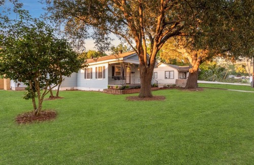 Gulfport House | Spacious 3BR Gulfport Retreat Sleeps 6 RV Parking + Backyard