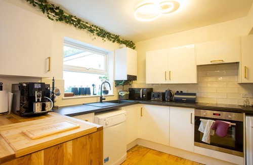 Arbury House | Spacious 3BR Home| Pass The Keys