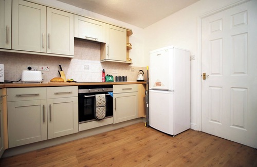 Grangetown House | Spacious 3BR On Cardiff Bay| Free Parking| Weekly & Monthly Discounts