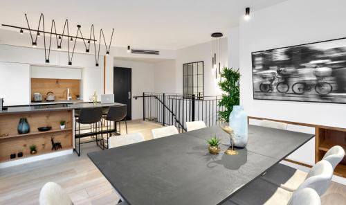 Tel Aviv Apartment | Spacious 3BR Penthouse with Jacuzzi on Rosthchild by HolyGuest