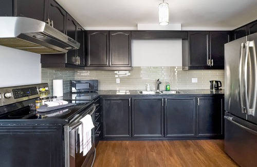 Bobcaygeon Apartment | Spacious 3BR Winter Getaway w/Parking—Bobcaygeon