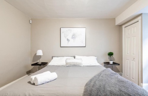 Chaplin Estates Apartment | Spacious 3BR with King Beds and Parking - Midtown!
