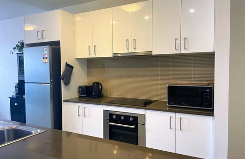 Geelong Apartment | Spacious 3BRM Apartment in the heart of Geelong