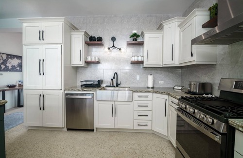 Placencia Villa | Spacious 4-Bed Villa in Placencia Village w/Pool!