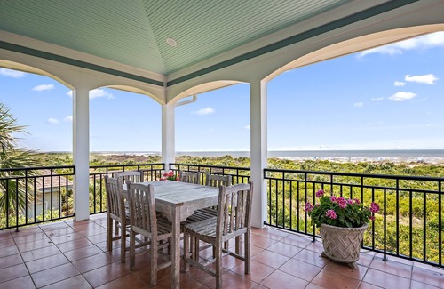 Seabrook Island House | Spacious 4-bedroom home on Seabrook Island, just steps from the ocean with stunning views.